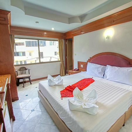 Black Pearl Patong Beachfront Bagian luar foto
