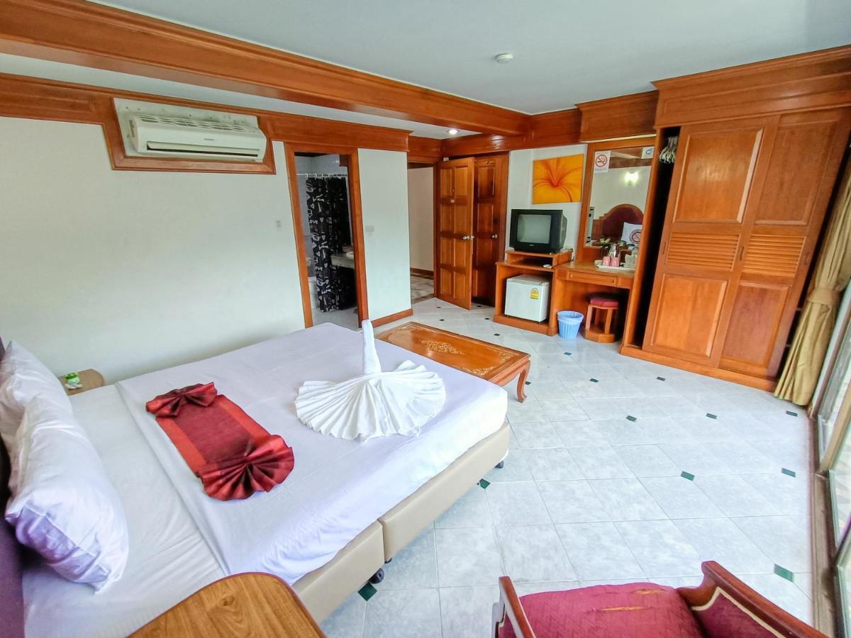 Black Pearl Patong Beachfront Bagian luar foto