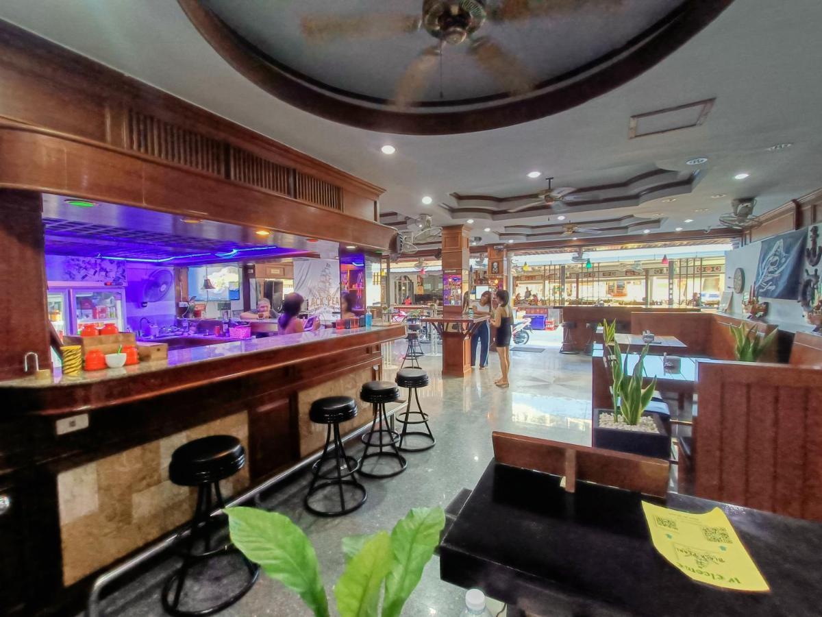 Black Pearl Patong Beachfront Bagian luar foto