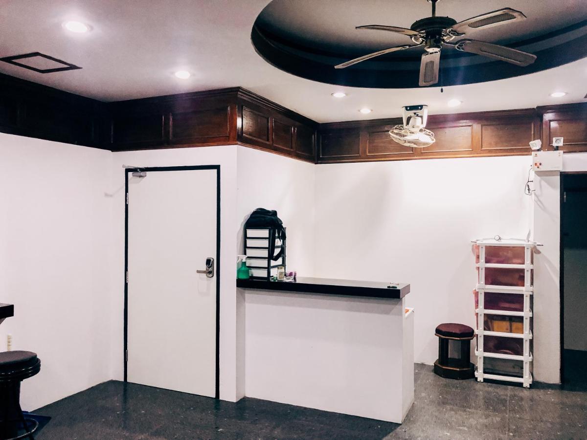 Black Pearl Patong Beachfront Bagian luar foto