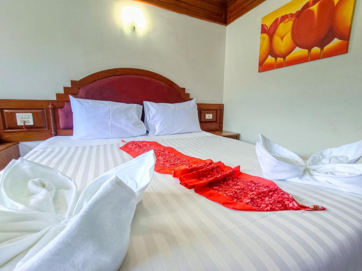 Black Pearl Patong Beachfront Bagian luar foto