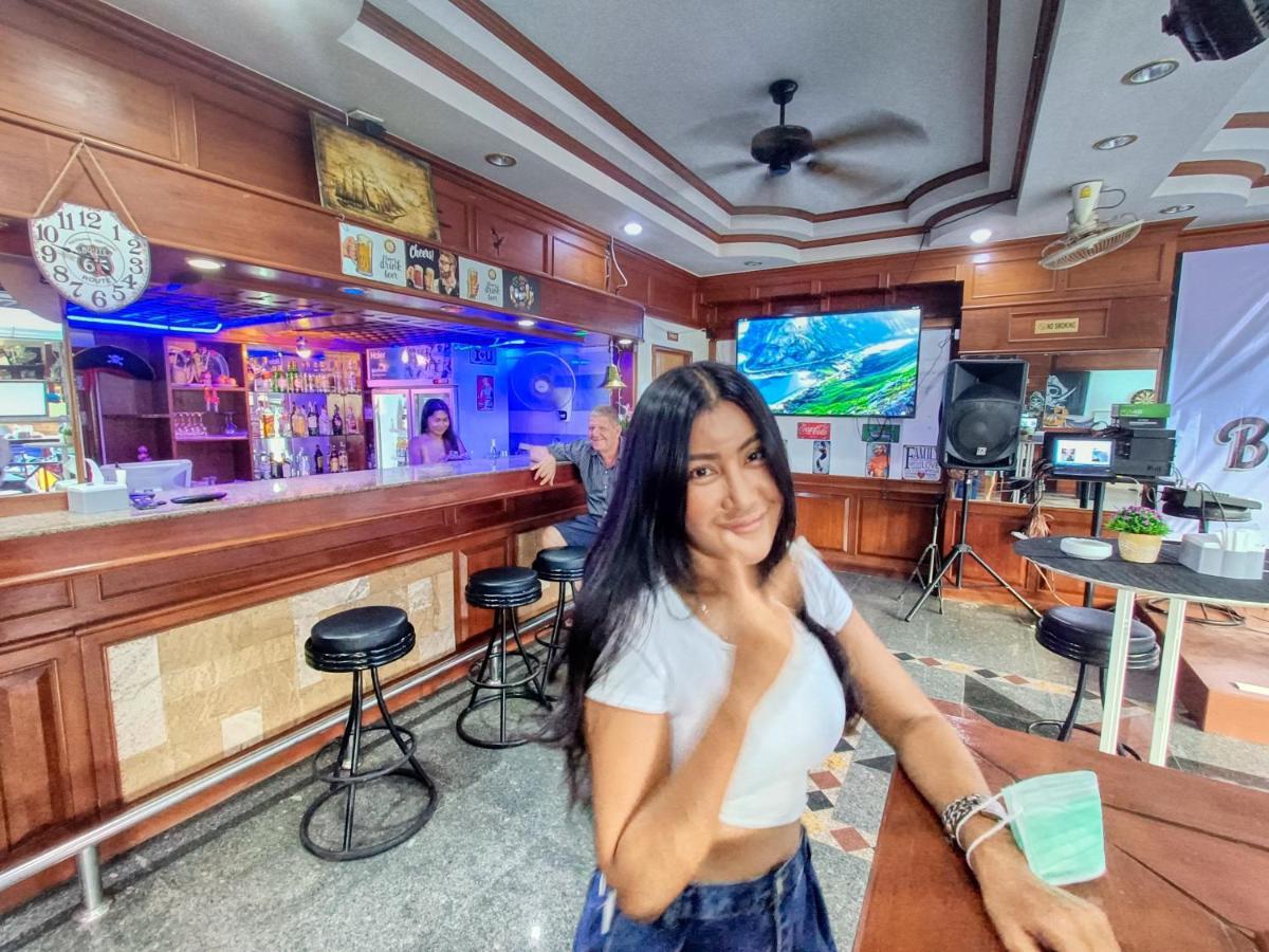 Black Pearl Patong Beachfront Bagian luar foto