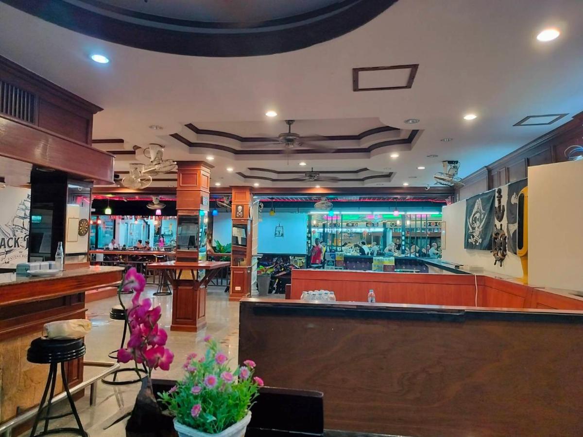 Black Pearl Patong Beachfront Bagian luar foto